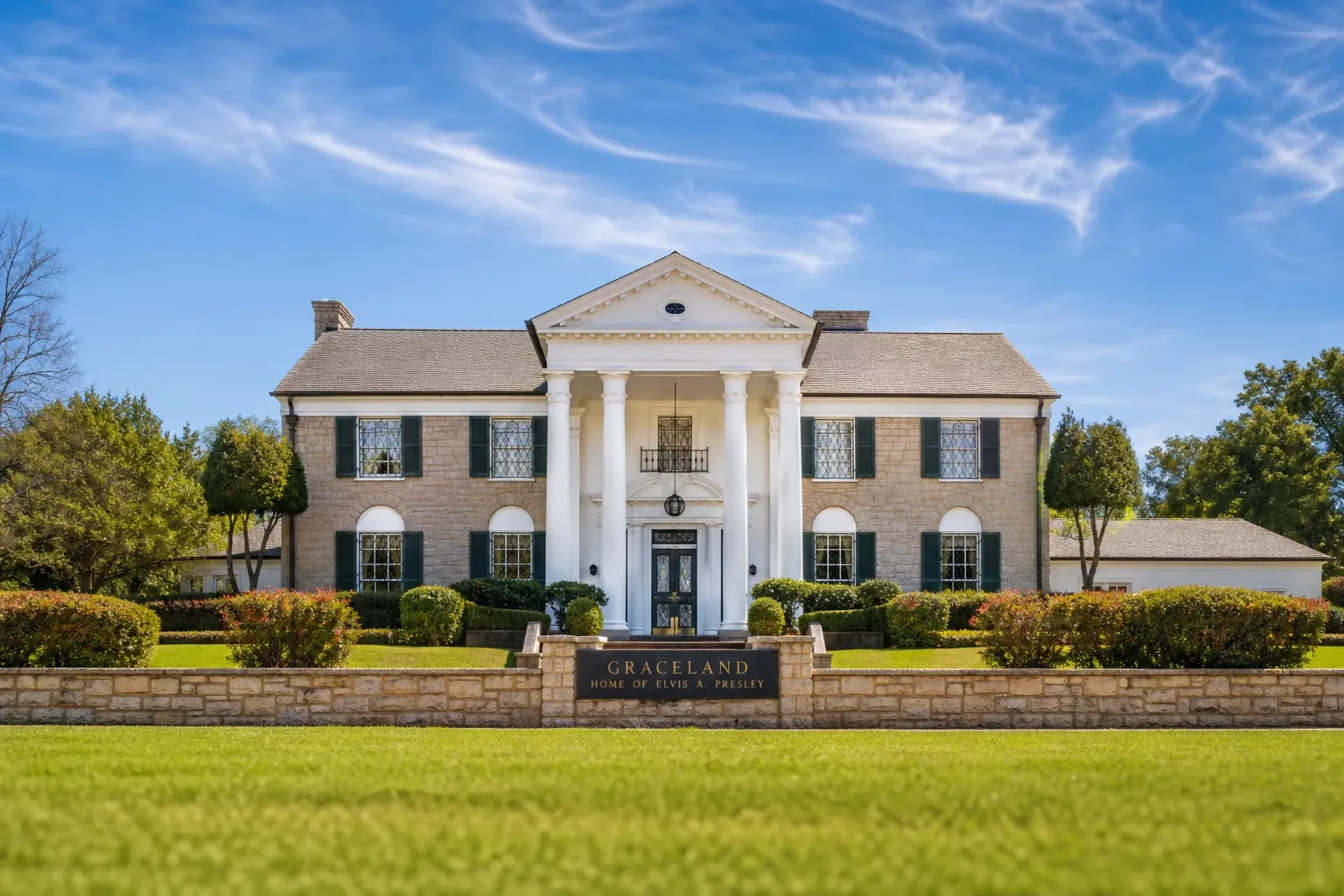 USA-The iconic white-columned Graceland mansion in Memphis, a highlight of the Southern Sounds Elvis tour.